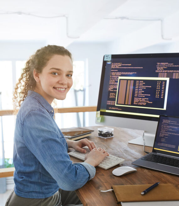 female-it-developer-at-workplace-2021-09-24-04-09-50-utc