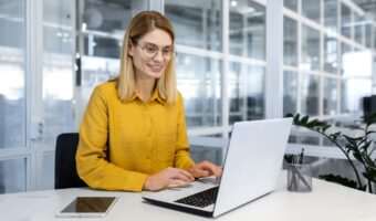 happy-and-successful-business-woman-working-inside-2023-03-10-22-23-03-utc